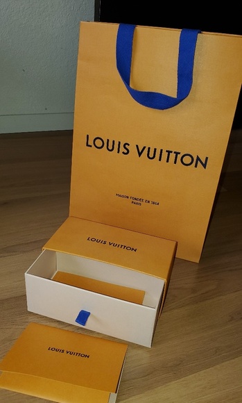 Louis Vuitton paperbag, box and receipt holder - Picture 2 of 6